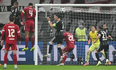 Liverpool y Napoli: Crisis, liderazgo y reconstrucción en medio del caos