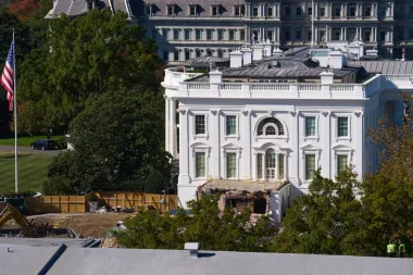 La batalla por la Casa Blanca: el salón de baile de Trump que enciende un nuevo fuego político