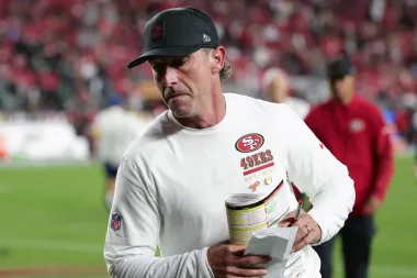 DeMeco Ryans vs Kyle Shanahan: Un duelo cargado de historia y legado entre alumno y maestro
