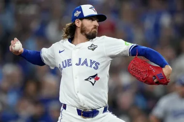 Kevin Gausman brilla pero cae ante una joya histórica de Yamamoto en la Serie Mundial