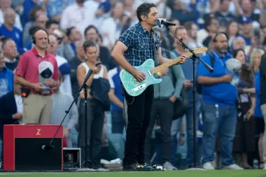Brad Paisley, ícono del country y amuleto de la Serie Mundial: ¿coincidencia o superstición de Grandes Ligas?