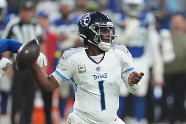 Justin Herbert vs. Cam Ward: ¿David contra Goliat en la Semana 9 de la NFL?