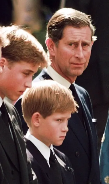 Los escándalos que estremecieron a la monarquía británica