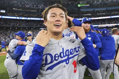 Yoshinobu Yamamoto: El Samurai de los Dodgers que Reinventó la Magia de la Serie Mundial
