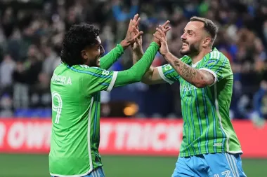 Los Seattle Sounders renacen con un festival de goles y fuerza joven: una batalla de playoffs al rojo vivo