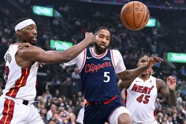 Bam Adebayo lidera al Heat en una batalla épica frente a los Clippers