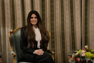 Kimberly Guilfoyle: La diplomacia con tacones altos aterriza en Grecia