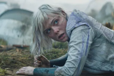 “Predator: Badlands”: Un festín alienígena de desmembramientos, sarcasmo y soul android