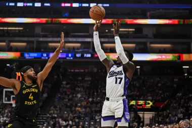 Russell Westbrook hace historia con triple-doble récord en la victoria de los Kings sobre Warriors