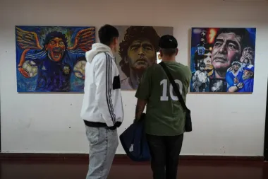 Diego Maradona: El Congreso que Convirtió la Academia en una Cancha de Pasión