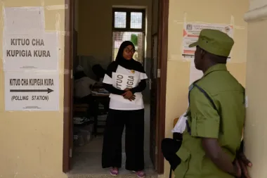 Tanzania en crisis: represión política y acusaciones de ocultamiento masivo tras elecciones sangrientas