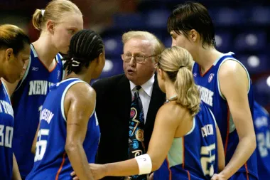 La herencia de Richie Adubato: Un titán del baloncesto que marcó generaciones