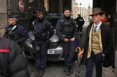 Pedro, el chico del sombrero Fedora: cómo una imagen lo convirtió en un ícono viral de la elegancia y el misterio