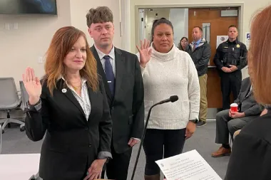 Angela Walker: De prisión por homicidio a concejala en Bangor, Maine