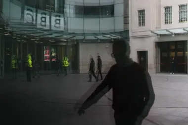 Trump vs. BBC: ¿Una demanda de mil millones o un simple golpe político?