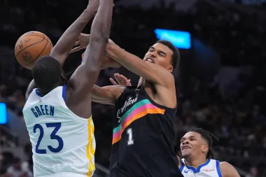 El frenesí de la NBA: Curry explota, Sharpe brilla y Booker mantiene vivo a Phoenix