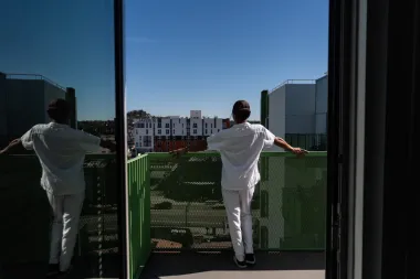 Ciudades Sobre Rieles: Cómo La Vivienda Cerca del Transporte Público Está Cambiando Vidas