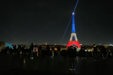 Una década desde el horror: París recuerda los atentados del 13 de noviembre