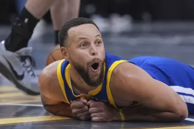 Stephen Curry y su temporada de resurgimiento: Una leyenda viva que sigue rompiendo récords