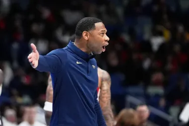 Los Pelicans reinician su rumbo: Borrego toma el timón tras el despido de Willie Green