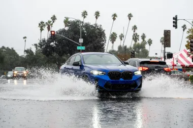 Ríos atmosféricos, tragedias y tormentas: el devastador impacto del clima extremo en California