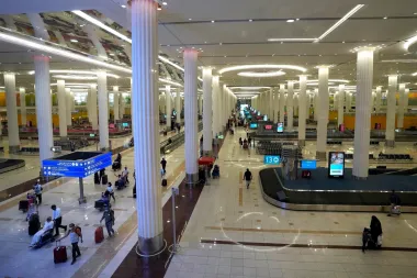Dubai rompe récords de pasajeros y se prepara para una revolución aérea sin precedentes
