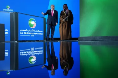 Trump, Arabia Saudita y la apuesta millonaria por la inteligencia artificial: ¿una nueva era o una burbuja tecnológica?