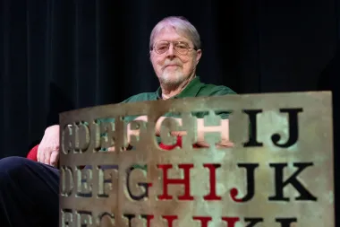 Misterios cifrados y arte: El enigma indescifrable de 'Kryptos' en la sede de la CIA