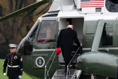 Trump, golf y polémicas: El rediseño de Andrews y ataques a la comunidad somalí