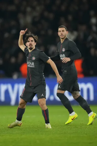 Vitinha brilla con un triplete en una noche mágica para el PSG ante Tottenham