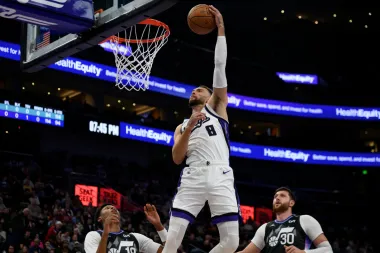Keyonte George y Devin Vassell brillan en una noche de remontadas en la Copa NBA