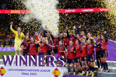 España arrasa en la final y revalida su título en la Nations League Femenina: el futuro es ahora