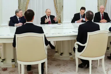 ¿Paz o Pantalla? El Juego Estratégico de Putin en las Conversaciones sobre Ucrania