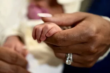 Cuidado materno en crisis: El racismo sistémico que sigue poniendo en riesgo la vida de mujeres negras