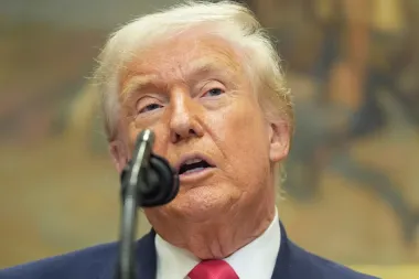 Trump y las Nuevas Reglas Automotrices: ¿Retroceso Medioambiental o Realismo Económico?