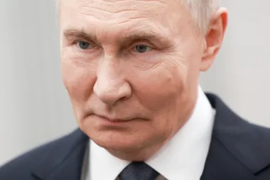 Negociaciones entre EE.UU., Rusia y Ucrania: ¿Una paz realista o un show geopolítico?