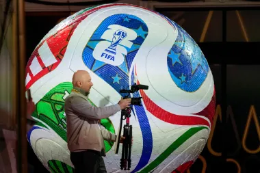 Mundial de 2026: Una Copa del Mundo más grande, más costosa y más política