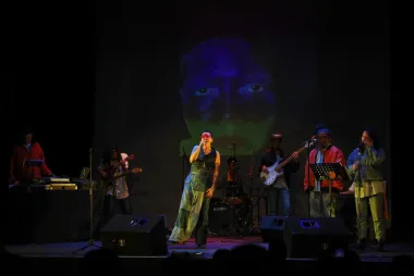 María Leonora y el temazcal sonoro: música, fuego y renacimiento escénico