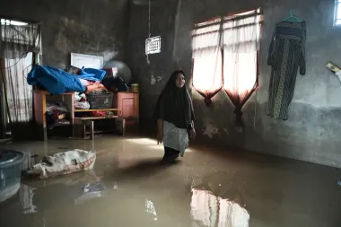 Asia frente a la crisis climática: aguas peligrosas y redes eléctricas en jaque