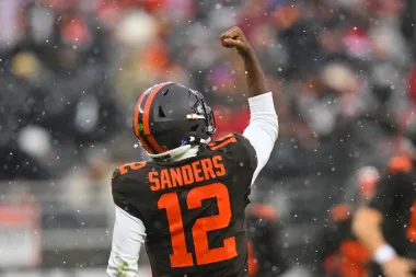 Shedeur Sanders y Brady Cook: Dos novatos que desafían las expectativas en la NFL