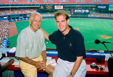 Joe Buck y el legado eterno del béisbol: un homenaje familiar desde la cabina