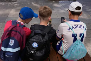 Australia desafía a las redes sociales: ¿un nuevo estándar global en protección infantil?