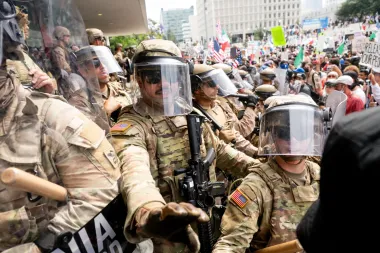 ¿Amenaza a la democracia? El peligroso uso de la Guardia Nacional y la politización de la salud en EE.UU.