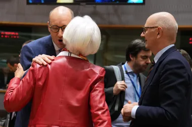 De la bancarrota al liderazgo europeo: La increíble transformación económica de Grecia