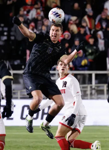 Washington conquista la College Cup con una gesta sin precedentes