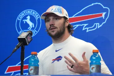 Josh Allen: de promesa cuestionada a leyenda de los Bills y futuro padre