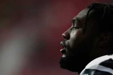 Los guerreros invisibles de la NFL: linieros, defensas y su lucha por brillar