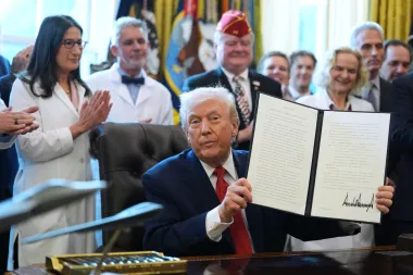 Trump y el giro verde: ¿Un nuevo inicio para la marihuana en Estados Unidos?