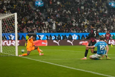 Supercopa Italiana 2025: Højlund guía al Napoli hacia la final y reabre el debate sobre el torneo