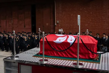 El sacrificio que sacudió a Hong Kong: la tragedia del incendio de Wang Fuk Court y el héroe que dio su vida